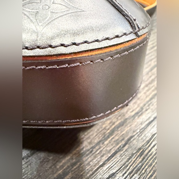 Louis Vuitton Fowler Leather Handbag - Picture 4 of 13